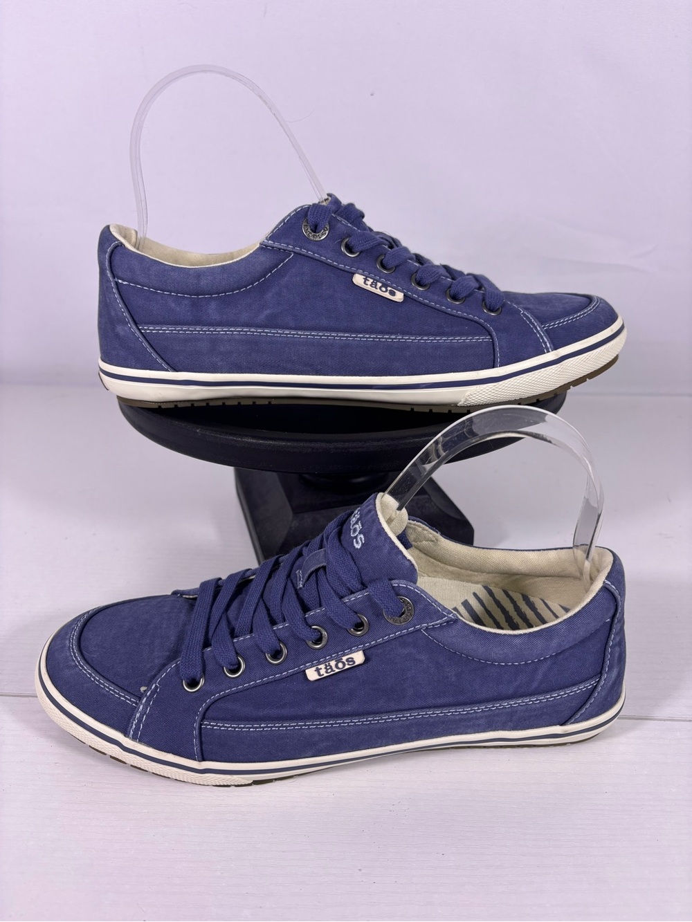 Taos Footwear Navy Blue Low-Top Sneakers